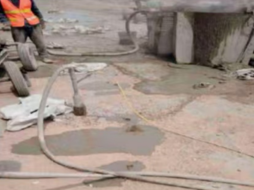 宏伟水泥混凝土路面板底注浆技术 路面脱空注浆整治方案